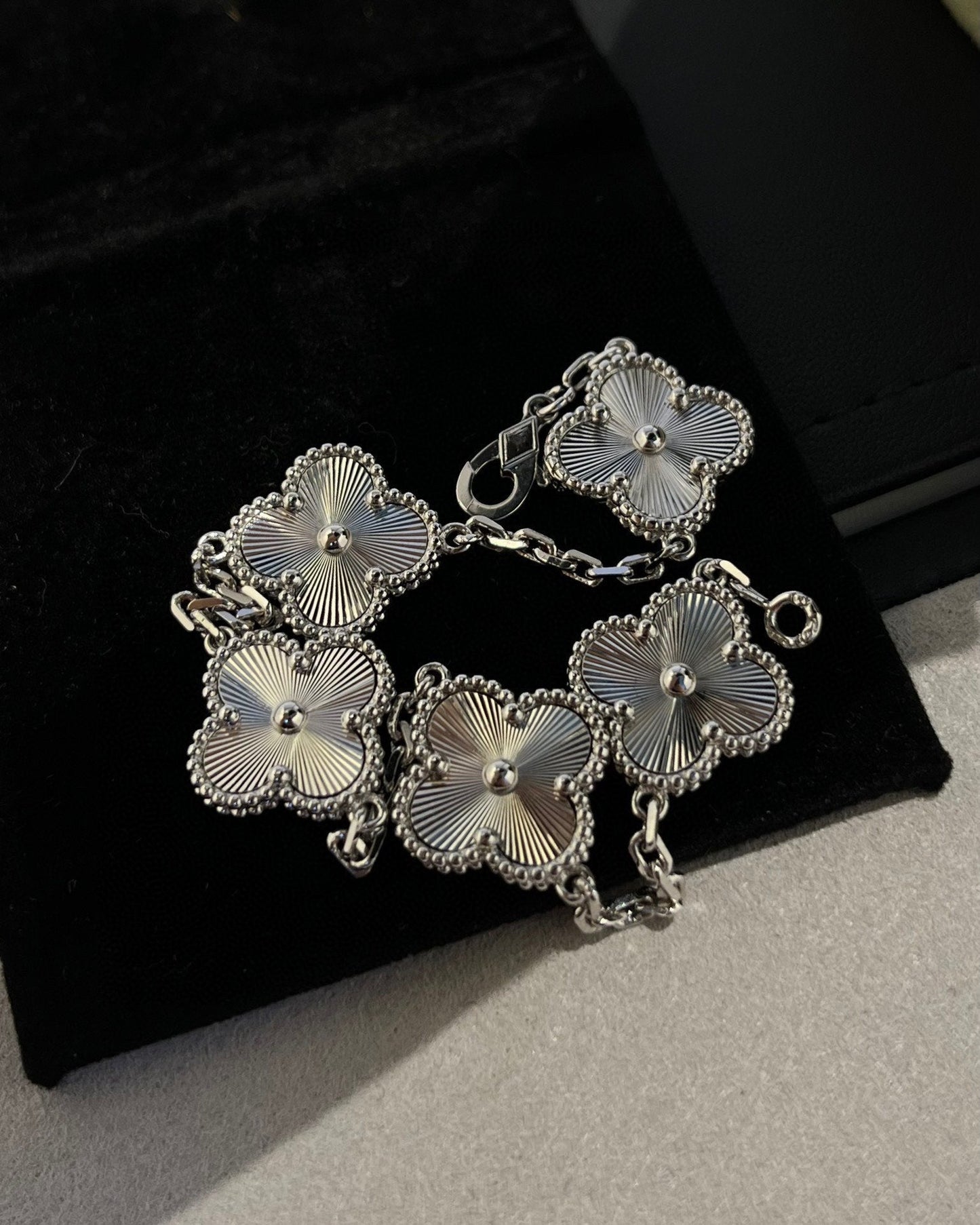 [Rose Jewelrys]CLOVER SILVER 5 MOTIFS BRACELET