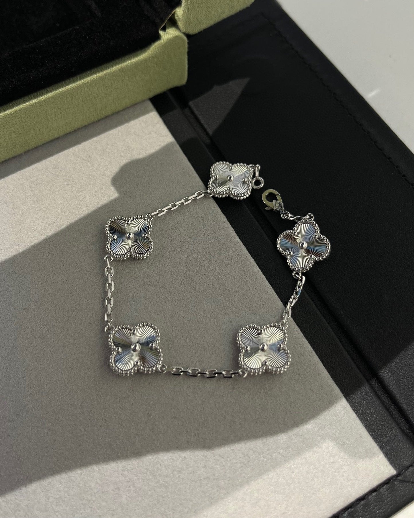[Rose Jewelrys]CLOVER SILVER 5 MOTIFS BRACELET