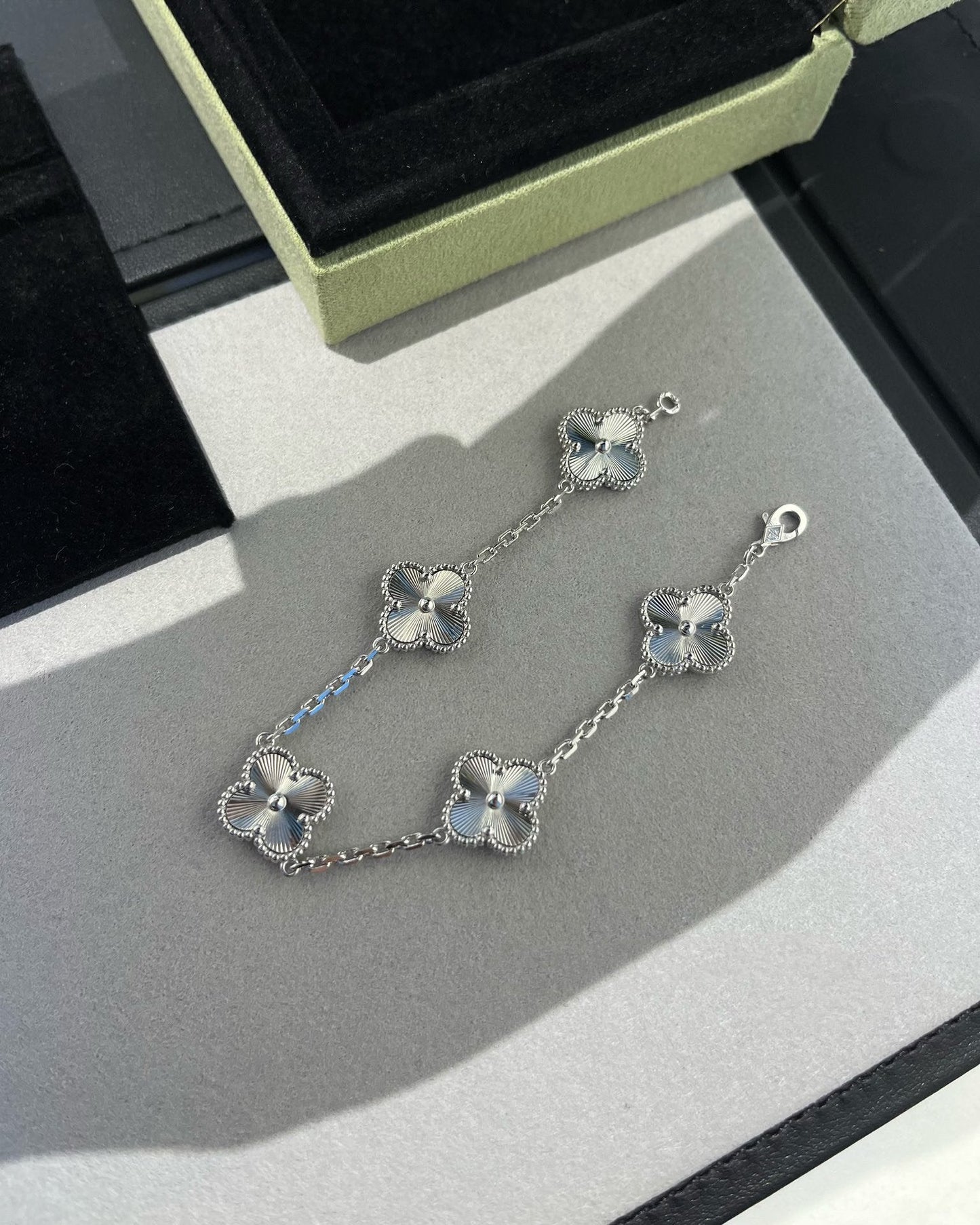 [Rose Jewelrys]CLOVER SILVER 5 MOTIFS BRACELET
